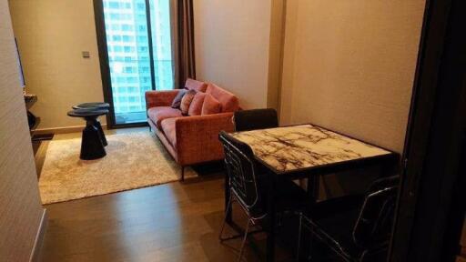 1 bed Condo in The Esse at Singha Complex Khlong Toei Nuea Sub District C018338