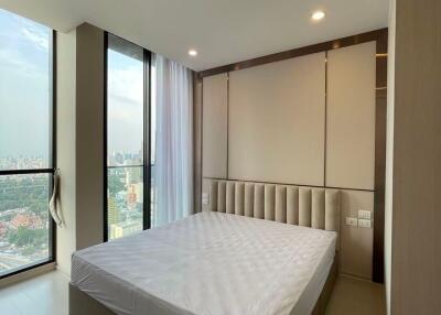 2 bed Condo in Noble Ploenchit Lumphini Sub District C018333