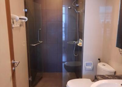 2 bed Condo in Vertiq Bang Rak District C018325