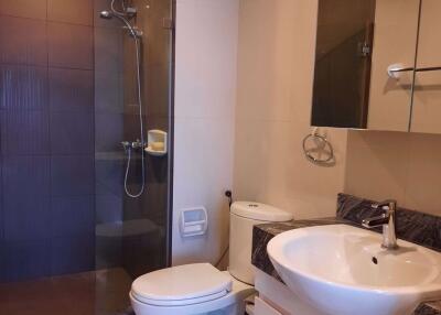 2 bed Condo in Vertiq Bang Rak District C018325