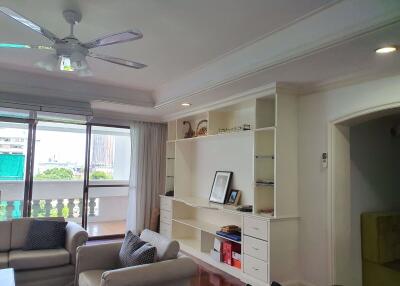 4 bed Condo in GM Mansion Khlongtan Sub District C018322