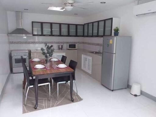 3 bed Condo in Swasdi Mansion Khlong Toei Nuea Sub District C018301