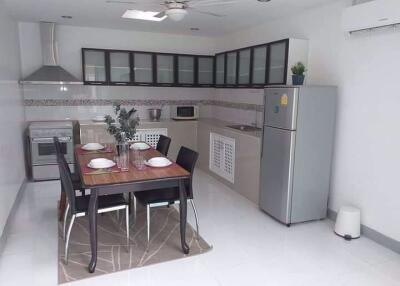 3 bed Condo in Swasdi Mansion Khlong Toei Nuea Sub District C018301