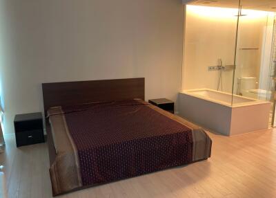 2 bed Duplex in The Room Sukhumvit 21 Khlong Toei Nuea Sub District D018291