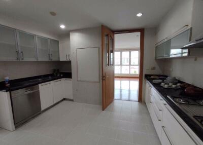 3 bed Condo in GM Height Khlongtoei Sub District C018271