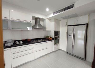 3 bed Condo in GM Height Khlongtoei Sub District C018271