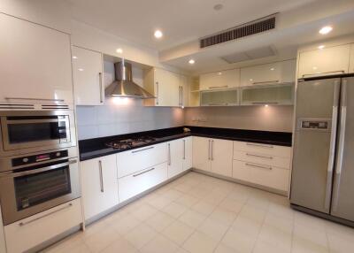 3 bed Condo in GM Height Khlongtoei Sub District C018270