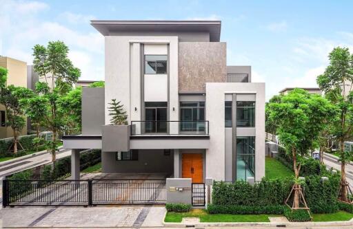 4 bed House in The Gentry Sukhumvit Bangchak Sub District H018268