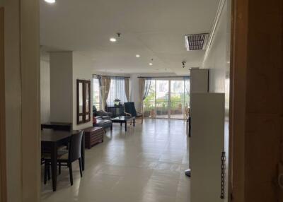 3 bed Condo in Moon Tower Khlong Tan Nuea Sub District C018258