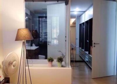 1 bed Condo in Via 49 Khlong Tan Nuea Sub District C018247