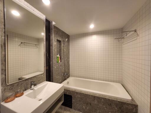1 ห้องนอน, 1 ห้องน้ำ คอนโด ราคา ฿ 31,000/เดือน