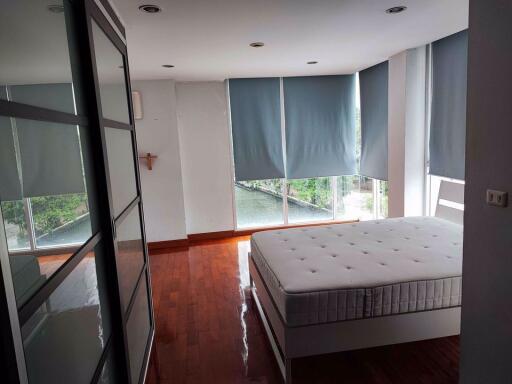 3 bed Condo in The Peaks Residence Khlong Toei Nuea Sub District C018222