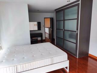 3 bed Condo in The Peaks Residence Khlong Toei Nuea Sub District C018222