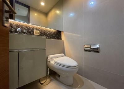 2 bed Condo in The Address Sathorn Silom Sub District C018214