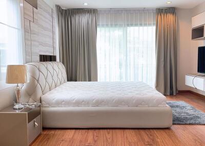 4 bed House in Villa Arcadia Srinakarin Bang Kaeo Sub District H018211