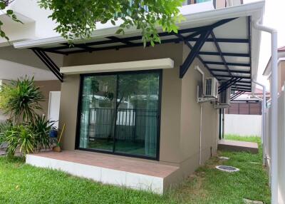 4 bed House in Villa Arcadia Srinakarin Bang Kaeo Sub District H018211