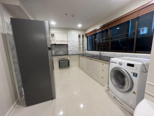 2 bed Condo in M Towers Khlong Tan Nuea Sub District C018195