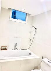 2 bed Condo in Wind Sukhumvit 23 Khlong Toei Nuea Sub District C018188