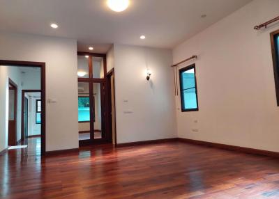 4 bed House Bangkapi Sub District H018184