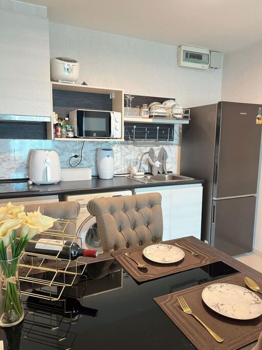 2 bed Condo in Life Ratchadapisek Huai Khwang Sub District C018179