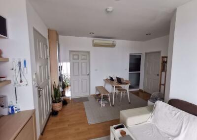 2 bed Condo in Life @ Ratchada Chankasem Sub District C018176