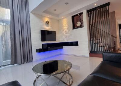 5 bed House in the gallery house ladprao 1 Chomphon Sub District H018174