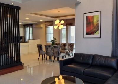 5 bed House in the gallery house ladprao 1 Chomphon Sub District H018174