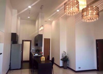 3 bed Condo in 59 Heritage Khlong Tan Nuea Sub District C018159