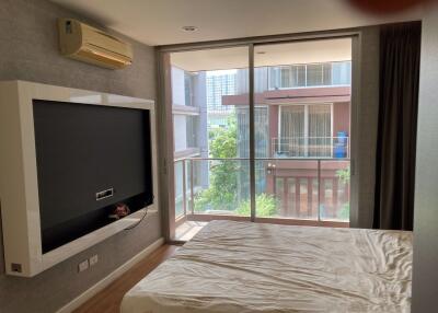 2 bed Duplex in Thana Tri Bangphlat District D018146