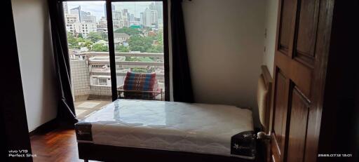 2 bed Condo in Richmond Palace Khlong Tan Nuea Sub District C018135