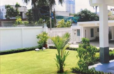 5 bed House Khlong Tan Nuea Sub District H018129