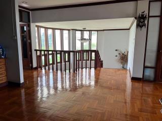 4 bed House Bangchak Sub District H018109