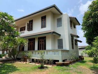 4 bed House Bangchak Sub District H018109