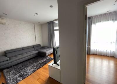 2 bed Condo in The Vertical Aree Samsennai Sub District C018082