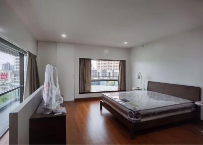 2 bed Condo in The Natural Place Suite Thungmahamek Sub District C018044