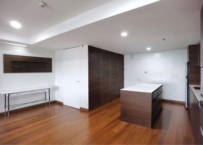 2 bed Condo in The Natural Place Suite Thungmahamek Sub District C018044