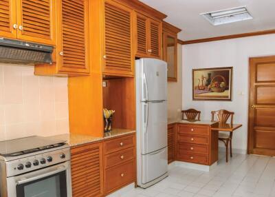 3 bed Penthouse in Le Premier 1 Khlong Toei Nuea Sub District P018040