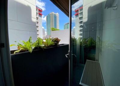 1 bed Condo in Quad Silom Silom Sub District C018040