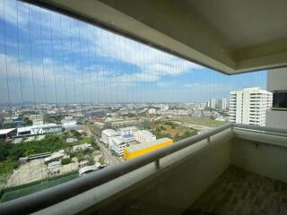 2 bed Condo in Central City East Tower Bang Na Sub District C018024