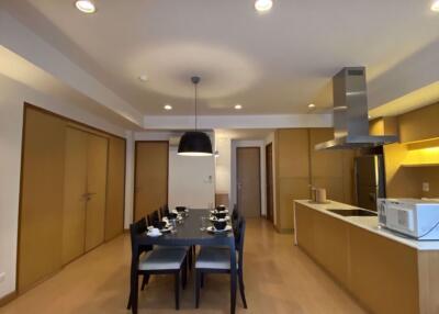 2 bed Condo in Viscaya Private Residences Khlong Tan Nuea Sub District C018016