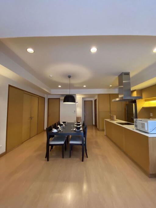2 bed Condo in Viscaya Private Residences Khlong Tan Nuea Sub District C018016