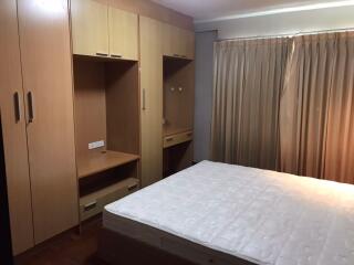 2 bed Condo in Navin Court Pathum Wan District C018011