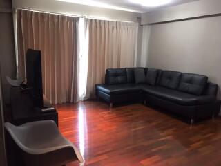 2 bed Condo in Navin Court Pathum Wan District C018011