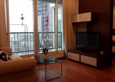 2 bed Condo in The Address Chidlom Lumphini Sub District C018007