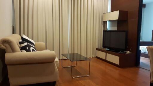 2 bed Condo in The Address Chidlom Lumphini Sub District C018007