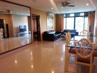 2 bed Condo in Baan Prompong Khlong Tan Nuea Sub District C018004