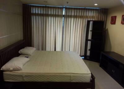 2 bed Condo in Baan Prompong Khlong Tan Nuea Sub District C018004