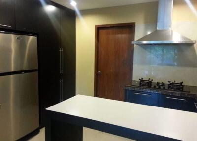 2 bed Condo in Baan Prompong Khlong Tan Nuea Sub District C018004