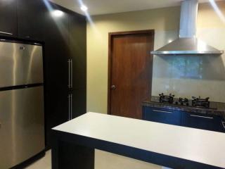 2 bed Condo in Baan Prompong Khlong Tan Nuea Sub District C018004