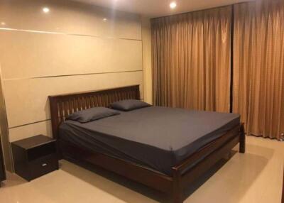 2 bed Condo in Baan Prompong Khlong Tan Nuea Sub District C018004